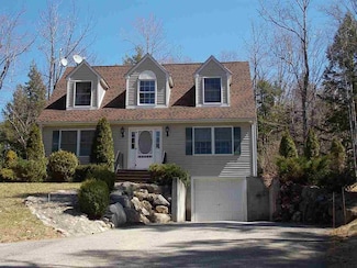 4 Island Dr, Madison, NH 03849