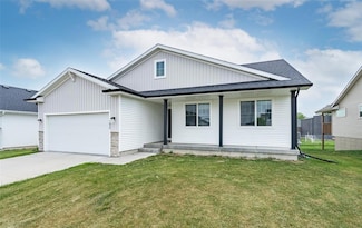 7825 SE 2nd St, Des Moines, IA 50320