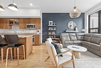 740 Portland Ave Unit 909, Minneapolis, MN 55415