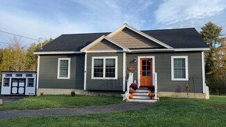 6 Lindsay Dr, Levant, ME 04456