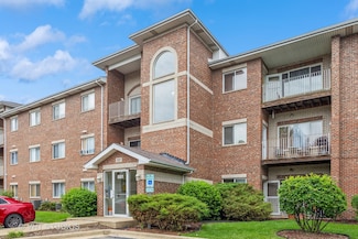 881 N Swift Rd Unit 106, Addison, IL 60101