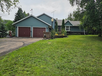 735 S 2nd St, Delavan, WI 53115