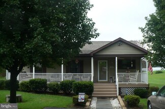 6734 Lake Pointe Dr, Mineral, VA 23117