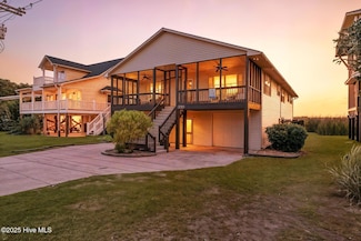 1135 S Topsail Dr, Surf City, NC 28445