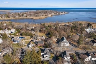 590 Washington St, Duxbury, MA 02332