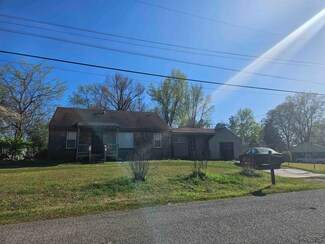 2489 N Skyline Cir, Memphis, TN 38127