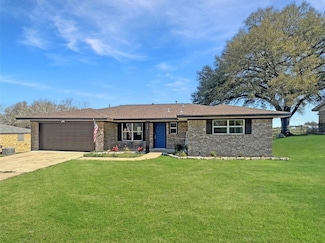 218 Edward Ln, Brenham, TX 77833