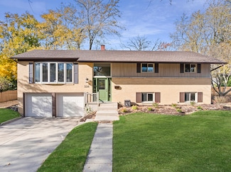226 N Lytle Dr, Palatine, IL 60074