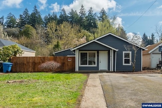 1220 18th St NE, Salem, OR 97301