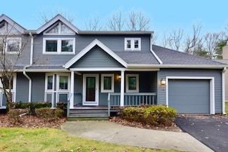 18 Cannon Forge Dr, Foxboro, MA 02035