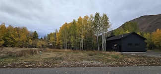 300 W Chestnut St, Hailey, ID 83333