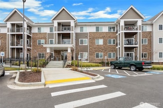 3803 17th St SW Unit 204, Puyallup, WA 98373