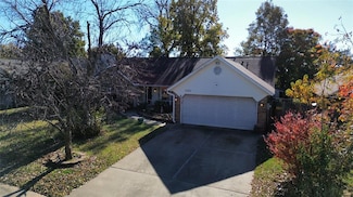 2108 Shorewood Ln, Edmond, OK 73003
