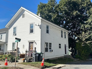 7 Willow St, Hoosick Falls, NY 12090