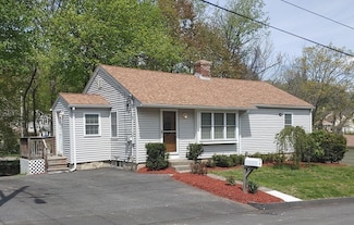 8 Meadow Ln, Worcester, MA 01602
