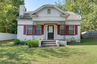 2931 N Jackson St, Palestine, TX 75803