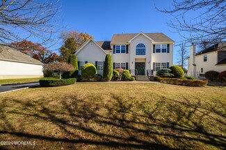 4 Sycamore Ct, Monroe Township, NJ 08831