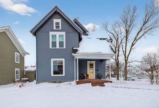 501 4th St, Traer, IA 50675