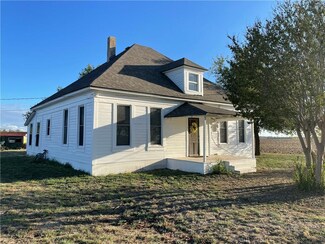 346 Cr 352, Rosebud, TX 76661