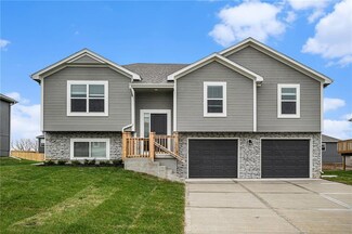 609 Summer Dawn Ct, Belton, MO 64012