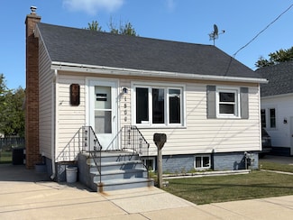 1609 Jackson St, Two Rivers, WI 54241