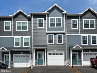 142 Highpoint Park Dr, Pleasant Gap, PA 16823