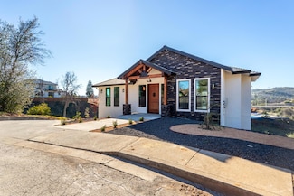 3781 Sunlight Ct, Redding, CA 96001