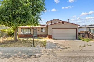 1809 S Watson St, Visalia, CA 93277