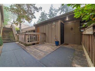 214 Trailside Loop, Eugene, OR 97405