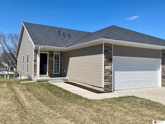 6469 Maple View Ct, Lincoln, NE 68512