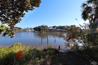 206 Pinetree Dr, Gulf Breeze, FL 32561