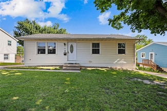 105 E Clark St, Hiawatha, IA 52233