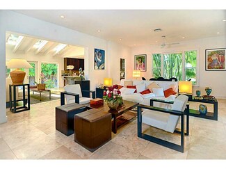 5855 N Bay Rd, Miami Beach, FL 33140