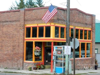 112 Main St, Elk River, ID 83827