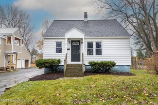 17 Douglas Ave, Glens Falls, NY 12801