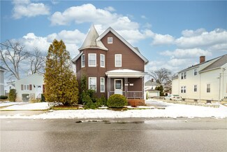 26 Cottage St, Cranston, RI 02910