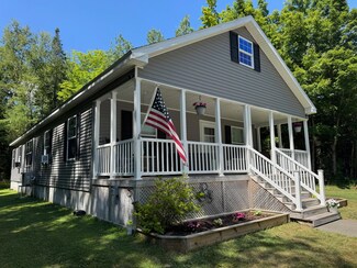13 Merritt Dr, Orono, ME 04473