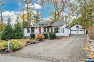 23 Summit Dr, Denville, NJ 07834