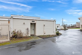 904 NE Lindsay St Unit 201, Coupeville, WA 98239