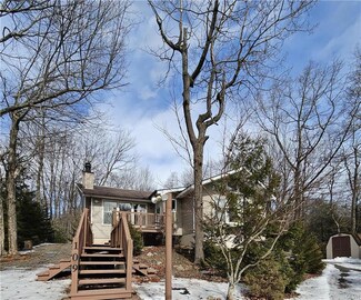 109 Pond Rd, Long Pond, PA 18334