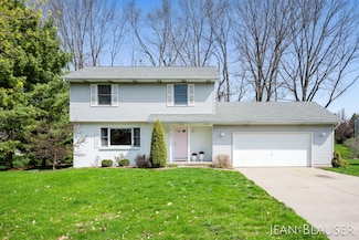 6753 Gran Via Dr NE, Rockford, MI 49341