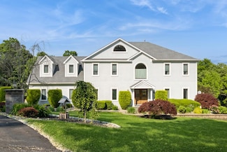 61 Sherwood Heights, Wappingers Falls, NY 12590