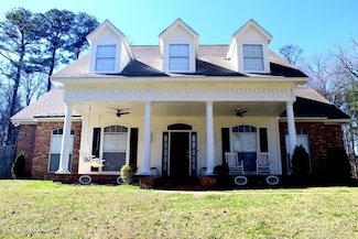 302 Foxton Cove, Raymond, MS 39154