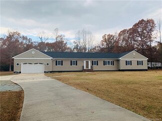 502 Hickman Rd, Tappahannock, VA 22560