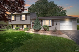 129 Colchester Rd, Minoa, NY 13116