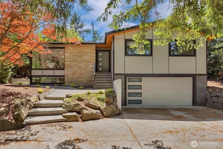 201 NE 139th St, Seattle, WA 98125