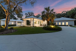 20 Captains Cove Rd, Inglis, FL 34449
