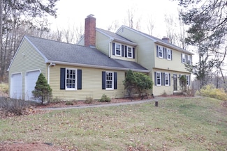 35 Highpoint Rd, Woodbury, CT 06798