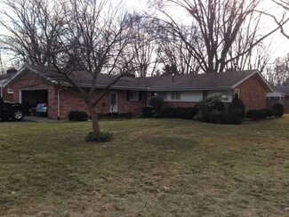 2921 Emmick Dr, Toledo, OH 43606