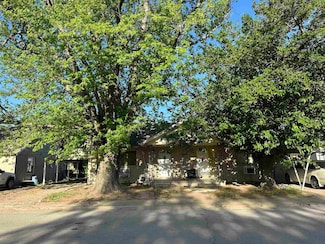 114 N Leach Ave Unit 116 118 & 120 N Leac, Watonga, OK 73772